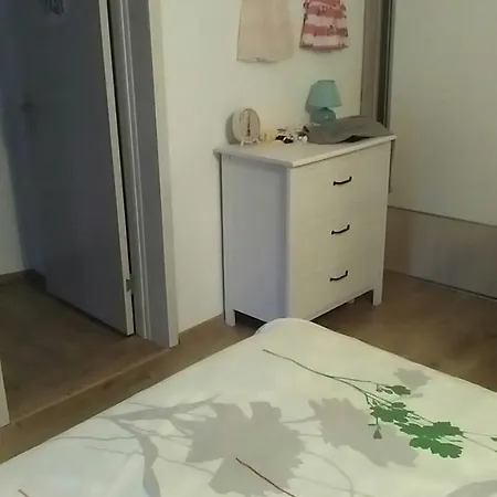 Apartman Peev דירה *